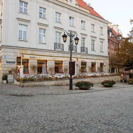 Movie House *